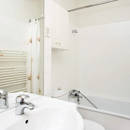 Cxxv Apartment *